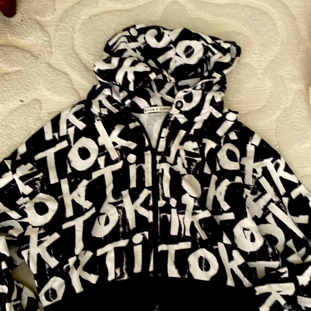 Alice + Olivia x Tik Tok Hoodie Barron Cropped Full Zip Spell Out -size medium